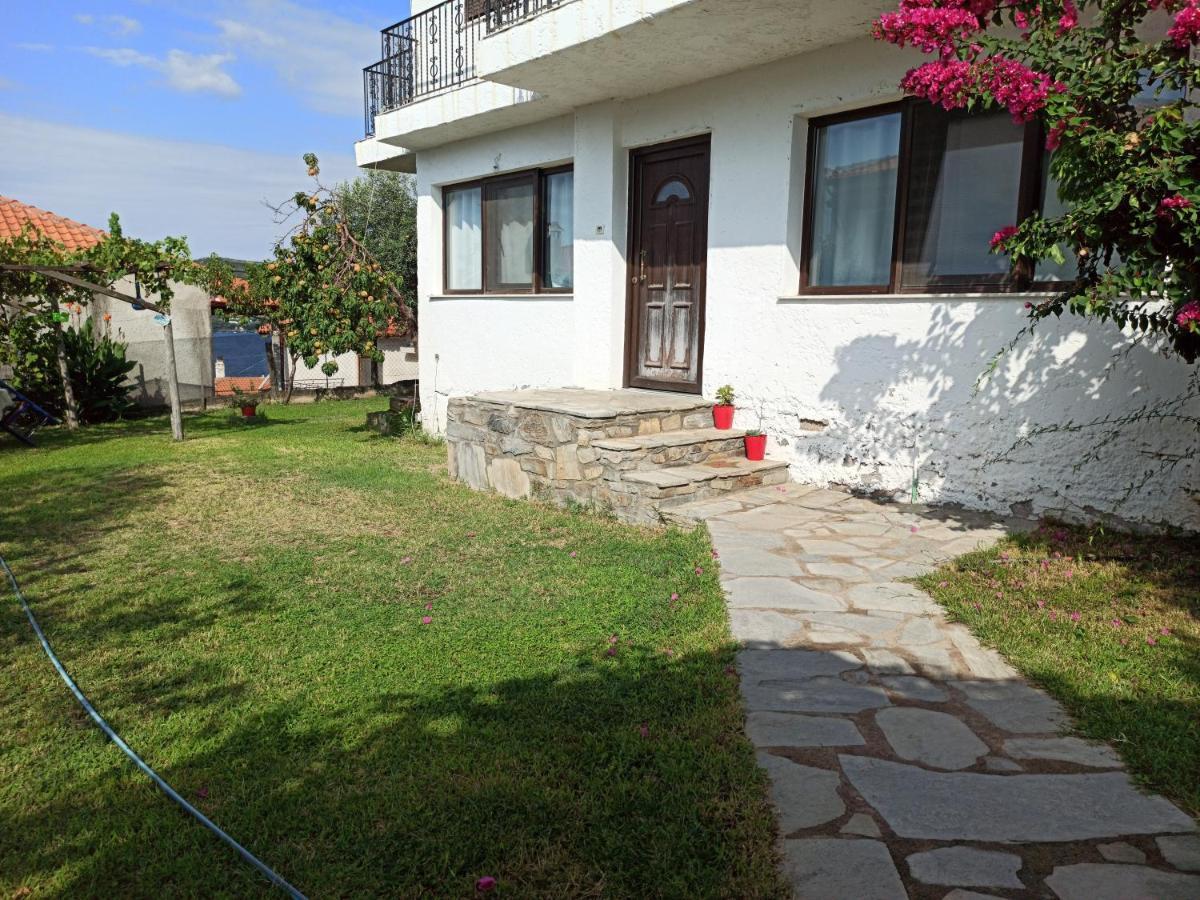 Dora'S House Comfortable Apartment With A Yard And View Pyrgadikia Exterior foto