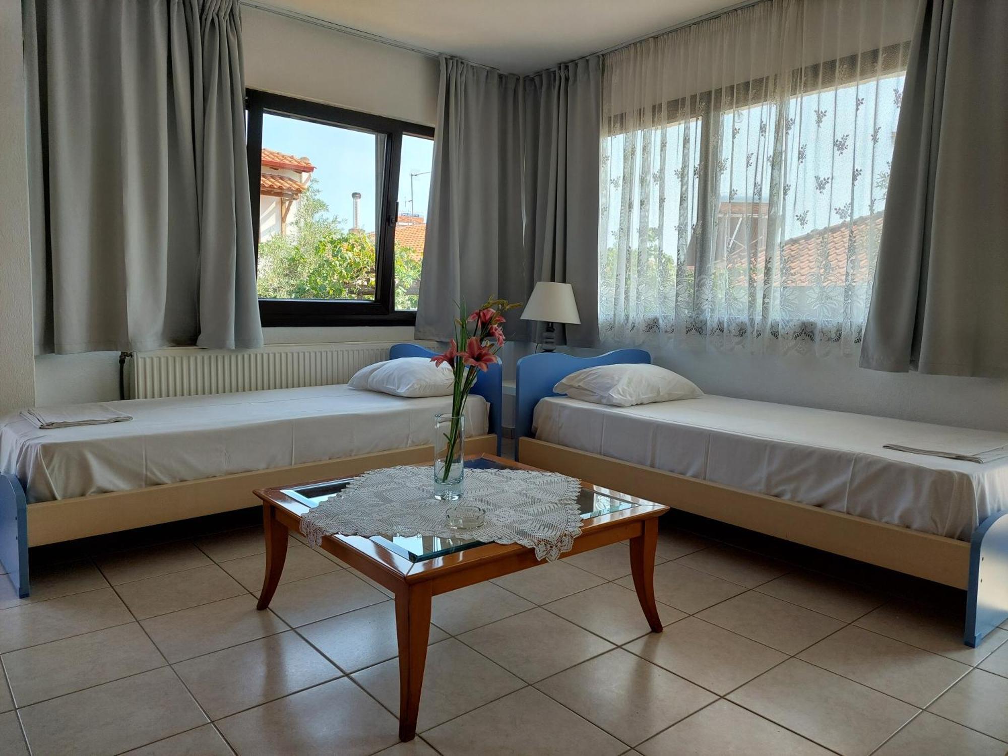 Dora'S House Comfortable Apartment With A Yard And View Pyrgadikia Exterior foto