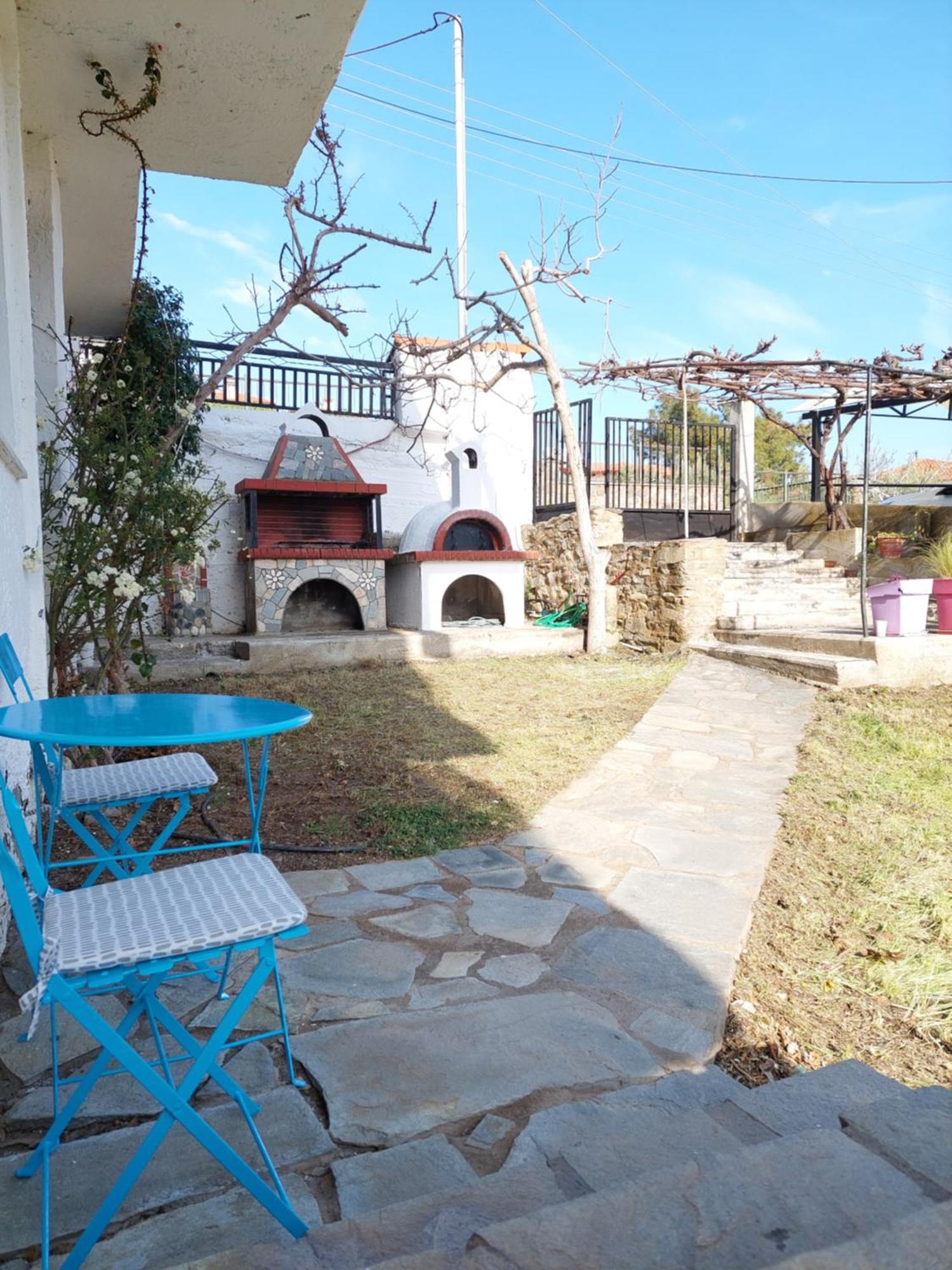 Dora'S House Comfortable Apartment With A Yard And View Pyrgadikia Exterior foto
