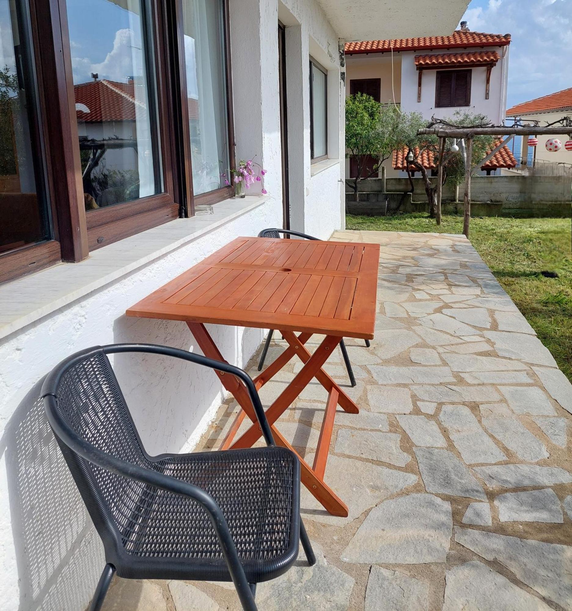 Dora'S House Comfortable Apartment With A Yard And View Pyrgadikia Exterior foto